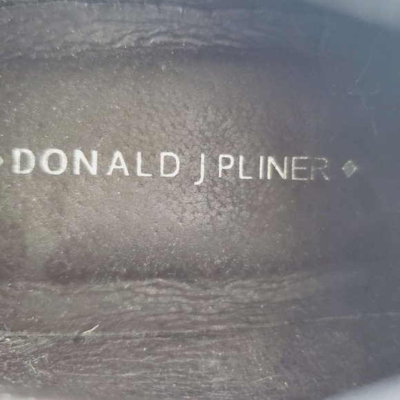 Donald J. Pliner Reya Neoprene Brazillian Crocodile Leather Booties Sz 6.5 - Picture 8 of 9